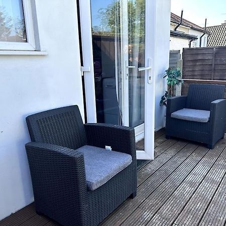 Spacious Holiday Home Near Tube Station - By Starlet Stays Londen Buitenkant foto